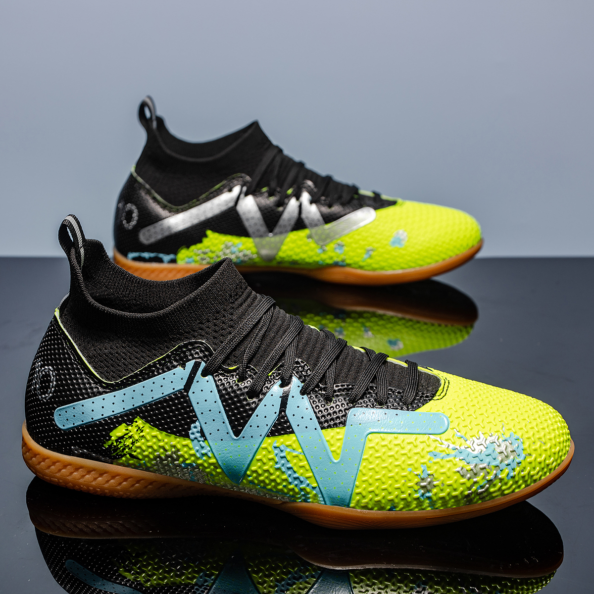 99KP-Stock High Top IC Football Shoes,EU Sizes 35-45 — 5