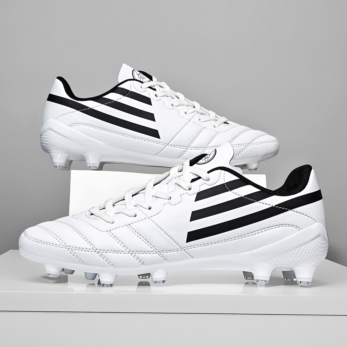 3560C-Lace-Up Long Stud Soccer Cleats Sizes 35-45 — 1