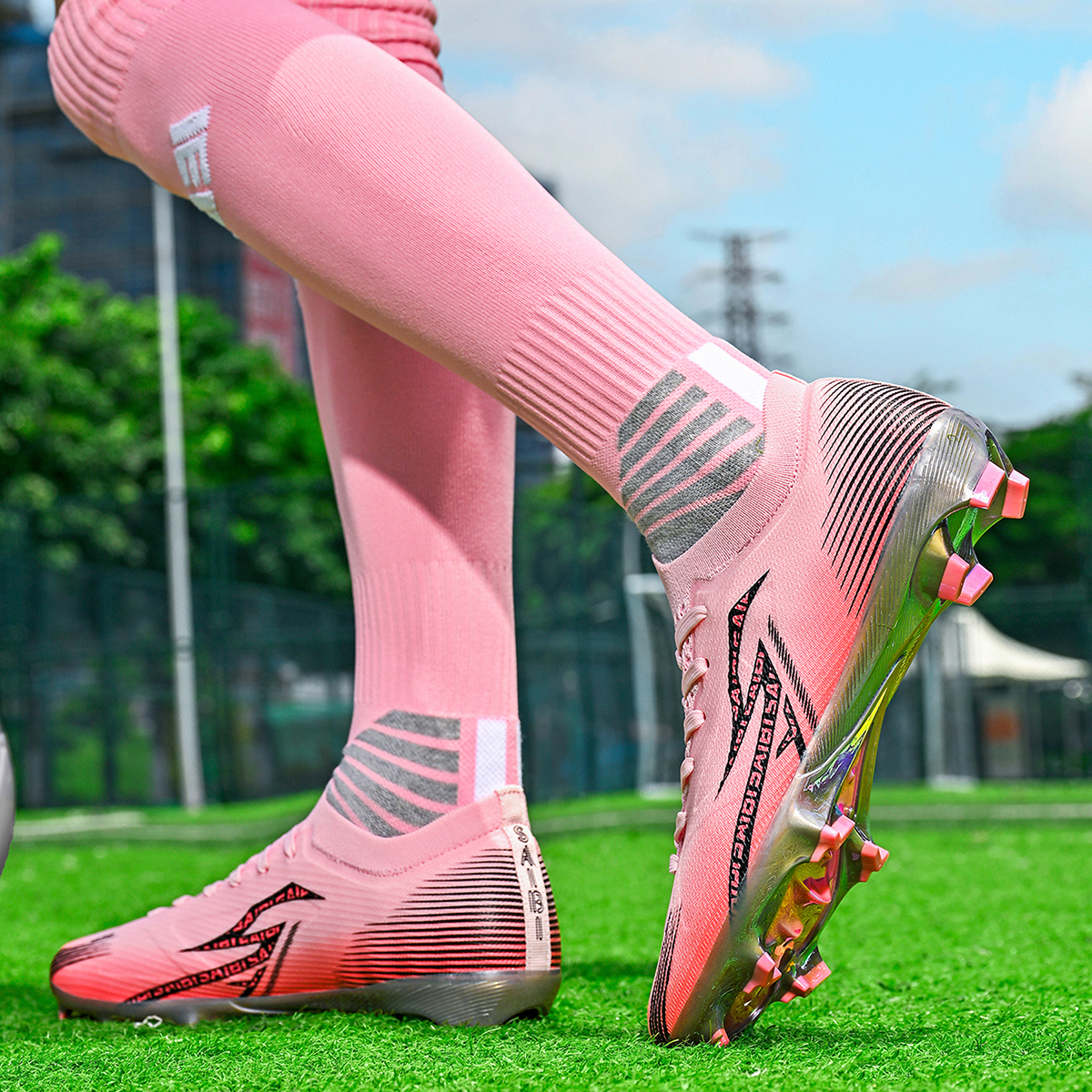3618J035FS-Low-Cut Soccer Shoes with Holographic Gold Sole, Sizes 35-45 — 4