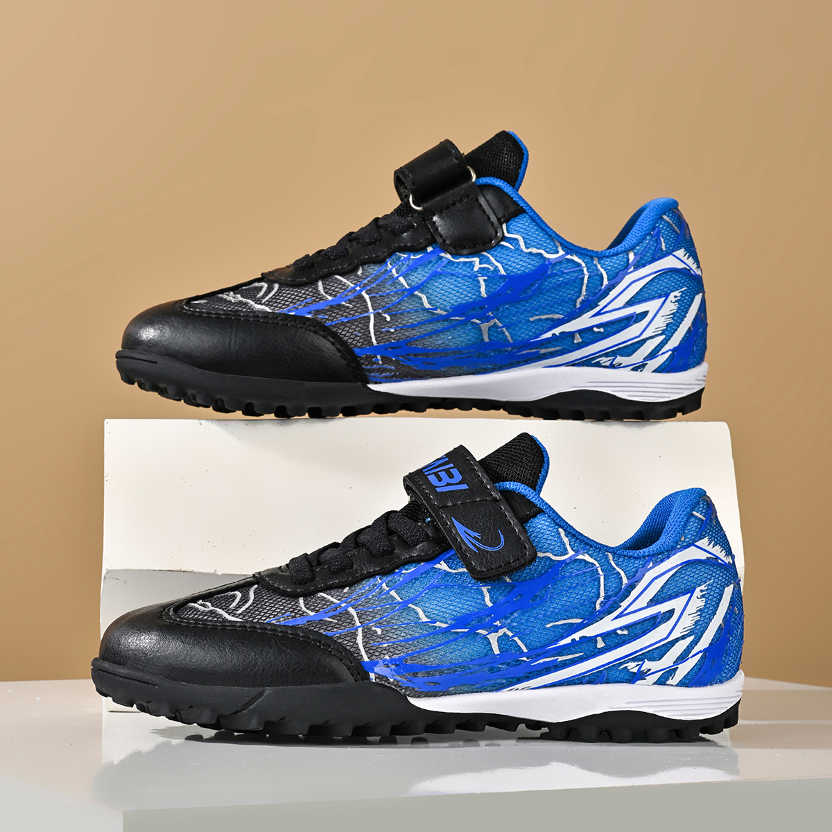 2033S-Kids' Mesh Upper Soccer Shoes Sizes 28-39 — 10