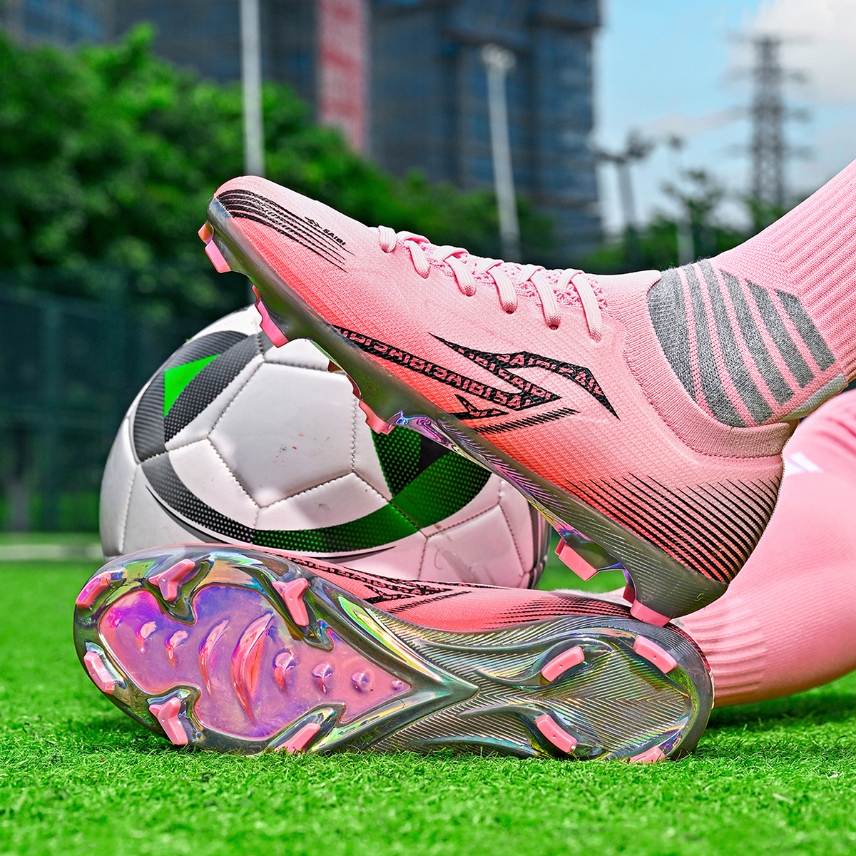 3618J035FS-Low-Cut Soccer Shoes with Holographic Gold Sole, Sizes 35-45 — 3